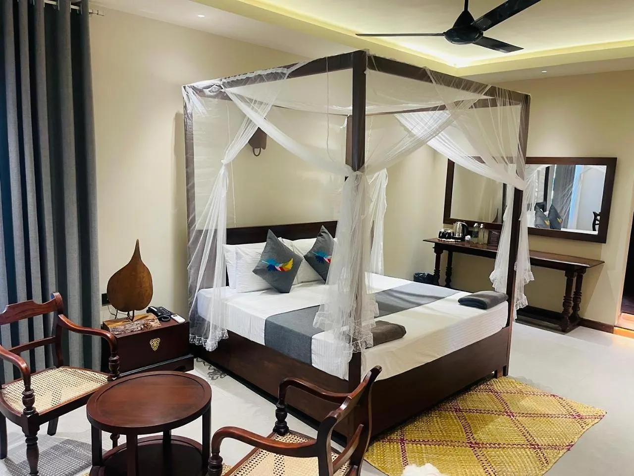 Bohemian Nest Hotel Negombo 0*,
