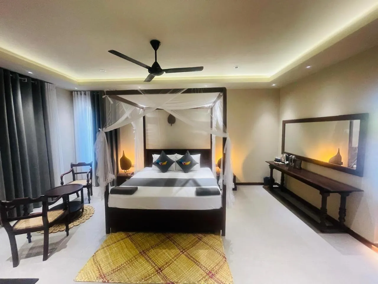 Bohemian Nest Hotel Negombo 0*,
